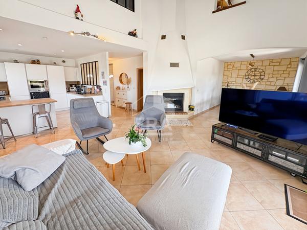 LES PENNES MIRABEAU - Maison T7 200 m2 sur parcelle de 1000m2 avec garage et piscine