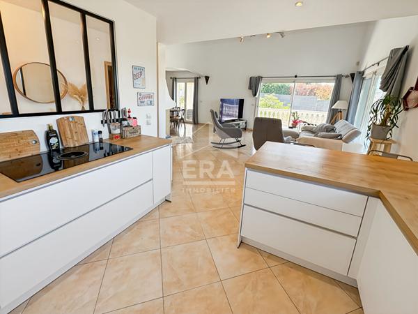 LES PENNES MIRABEAU - Maison T7 200 m2 sur parcelle de 1000m2 avec garage et piscine