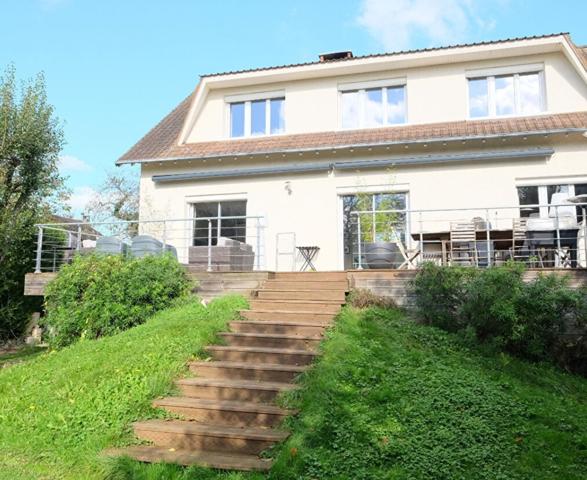 Maison 8 pièces - 226 m²