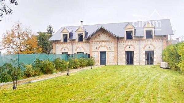 Cimm immobilier Saint Cyr en Val vous propose cette PROPRIÉTÉ DE CHARME RÉNOVÉE AVEC DES PRESTATIONS HAUT DE GAMME