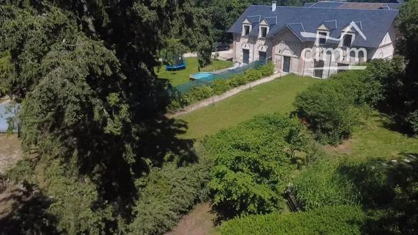 Cimm immobilier Saint Cyr en Val vous propose cette PROPRIÉTÉ DE CHARME RÉNOVÉE AVEC DES PRESTATIONS HAUT DE GAMME