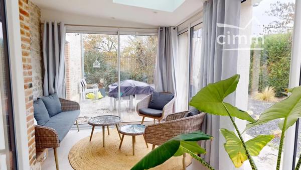 Cimm immobilier Saint Cyr en Val vous propose cette PROPRIÉTÉ DE CHARME RÉNOVÉE AVEC DES PRESTATIONS HAUT DE GAMME