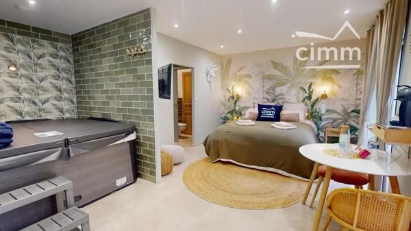 Cimm immobilier Saint Cyr en Val vous propose cette PROPRIÉTÉ DE CHARME RÉNOVÉE AVEC DES PRESTATIONS HAUT DE GAMME