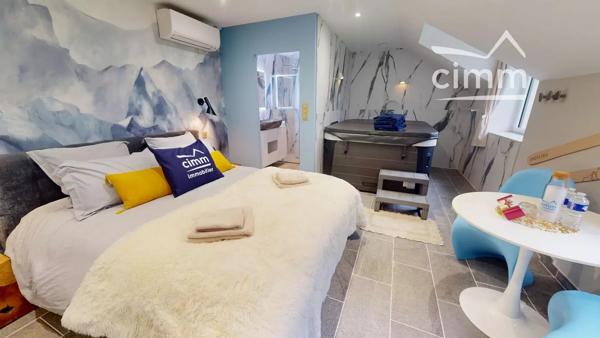 Cimm immobilier Saint Cyr en Val vous propose cette PROPRIÉTÉ DE CHARME RÉNOVÉE AVEC DES PRESTATIONS HAUT DE GAMME