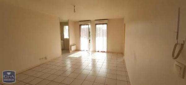 Appartement à louer 2 pièces 53.9m²