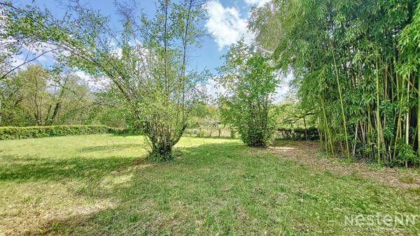A Vendre Maison de 103 m² avec garages en sous-sol et jardin proche du chemin de Compostelle