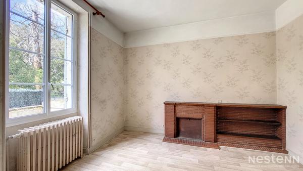 A Vendre Maison de 103 m² avec garages en sous-sol et jardin proche du chemin de Compostelle