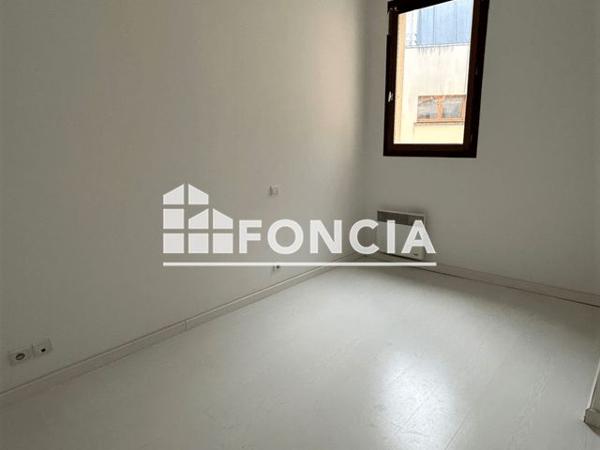 Location Appartement 4 pièces 84.4 m² - 30 RUE SAINT ASPAIS Melun 77000