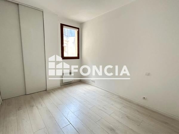 Location Appartement 4 pièces 84.4 m² - 30 RUE SAINT ASPAIS Melun 77000