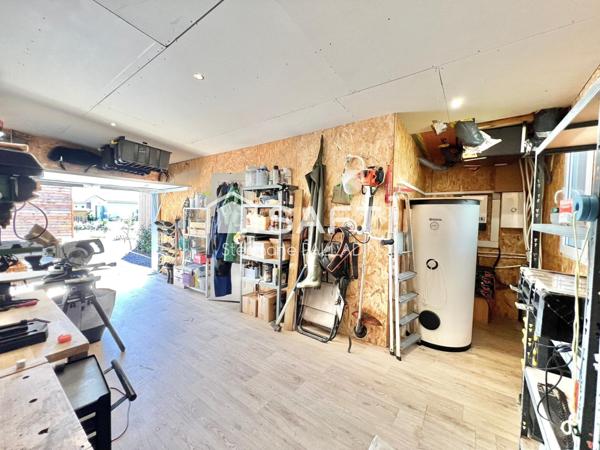 MAISON PASSIVE BOIS AVEC GRAND TERRAIN ET VUE DOMINANTE