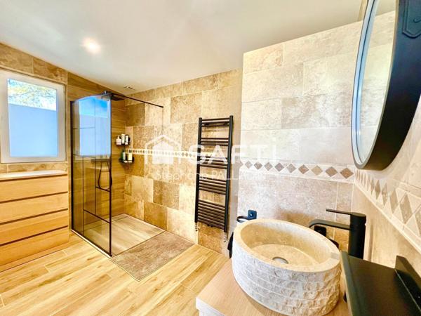 MAISON PASSIVE BOIS AVEC GRAND TERRAIN ET VUE DOMINANTE