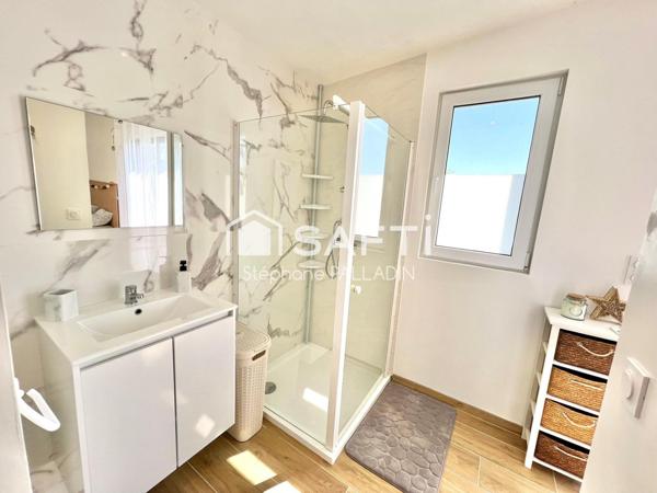 MAISON PASSIVE BOIS AVEC GRAND TERRAIN ET VUE DOMINANTE