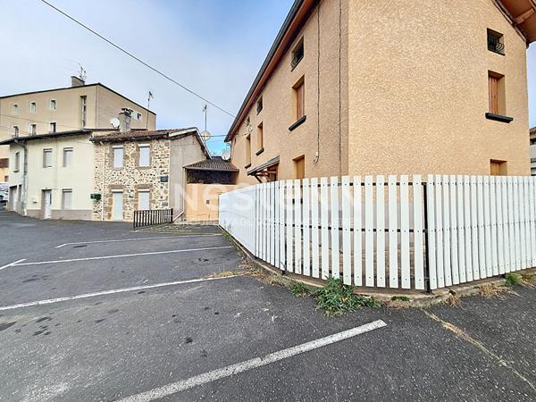 EXCLUSIVITE ! Centre RETOURNAC Maison en pierre avec terrasse, jardin et garage