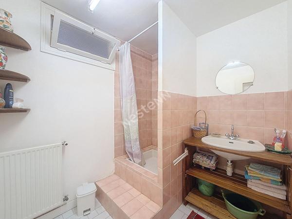 EXCLUSIVITE ! Centre RETOURNAC Maison en pierre avec terrasse, jardin et garage