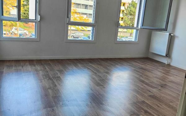 Appartement à louer    1 pièce •  Saint-Michel-sur-Orge