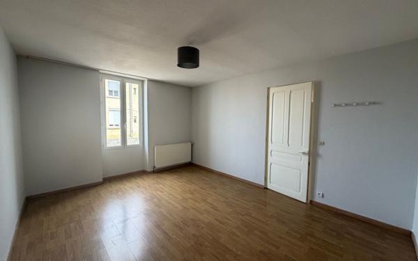 Appartement à louer    2 pièces • 46,80 m2 Sury-le-Comtal