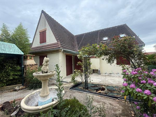 Maison 4 chambres éléver sur sous-sol total à rénover 846m² de jardin