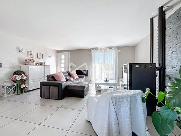 Maison spacieuse à Magné – 142 m² avec garage et jardin