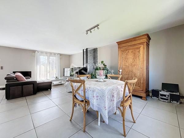 Maison spacieuse à Magné – 142 m² avec garage et jardin