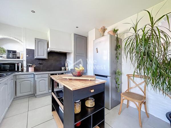 Maison spacieuse à Magné – 142 m² avec garage et jardin