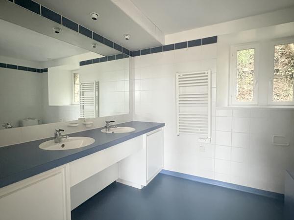 Maison 7 pièces - 216 m²