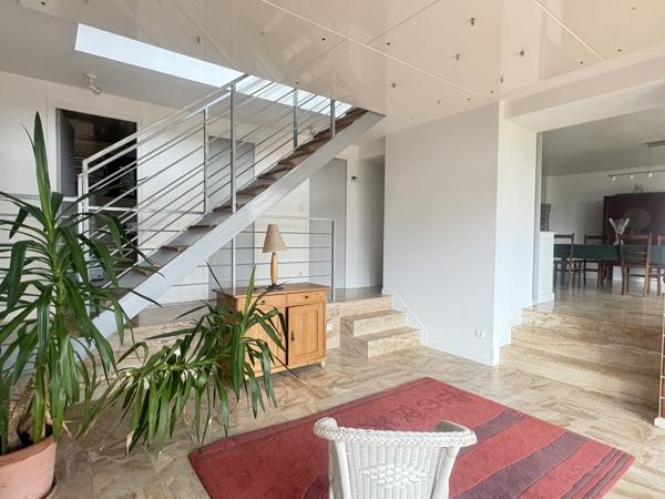 Maison 7 pièces - 216 m²
