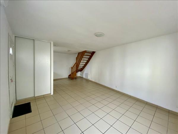 Maison à louer 774 € CC CAVIGNAC 3 p 55 m² DPE D