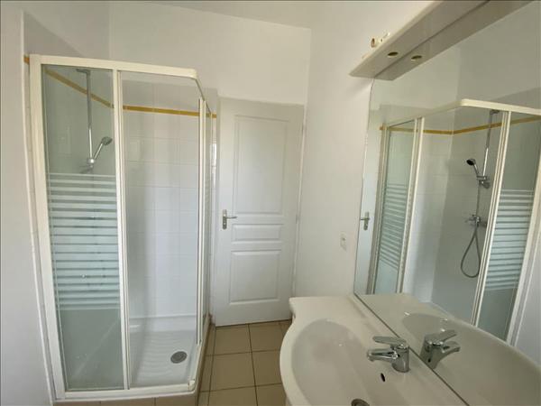Maison à louer 774 € CC CAVIGNAC 3 p 55 m² DPE D