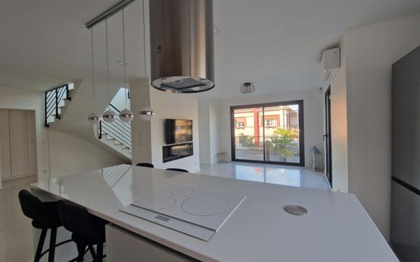 Maison à vendre    5 pièces •  Saint-Maur-des-Fossés