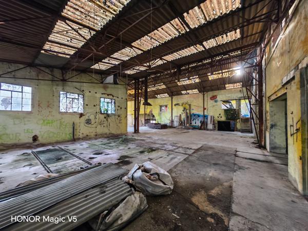 Immeuble 15 pièces - 2850 m²