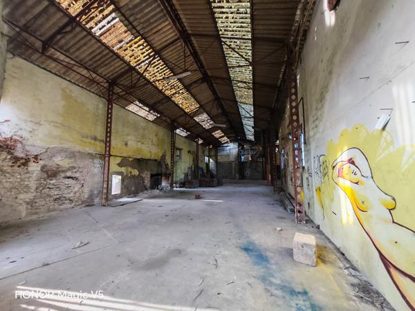 Immeuble 15 pièces - 2850 m²