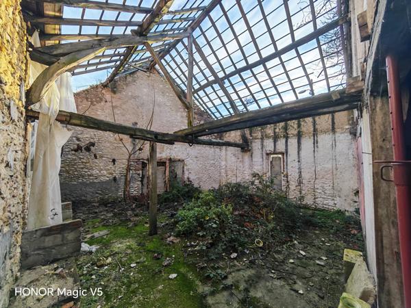 Immeuble 15 pièces - 2850 m²