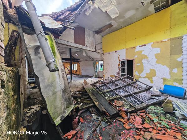 Immeuble 15 pièces - 2850 m²