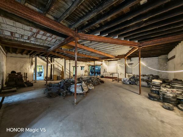 Immeuble 15 pièces - 2850 m²