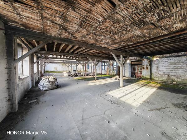 Immeuble 15 pièces - 2850 m²