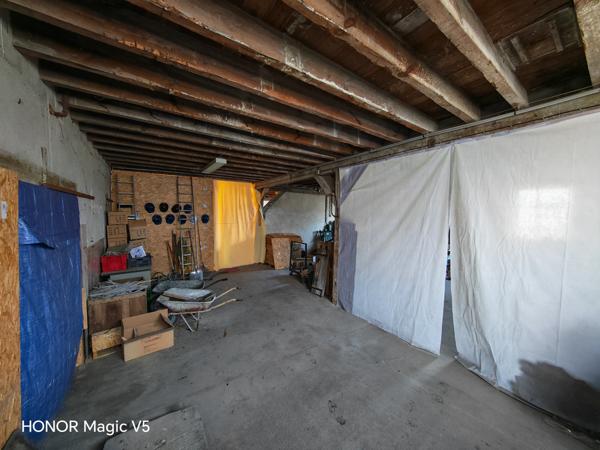 Immeuble 15 pièces - 2850 m²