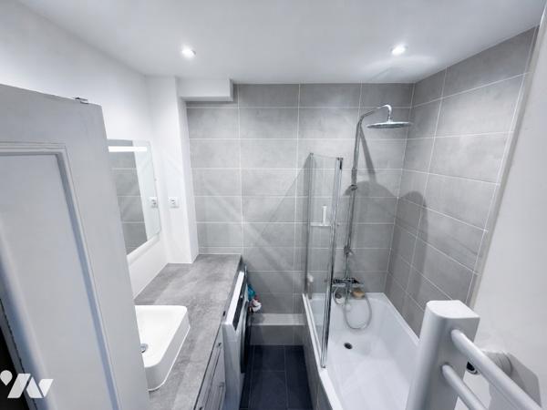 A VENDRE Appartement 2 chambres VINCENNES Rue Defrance avec CAVE et BOX
