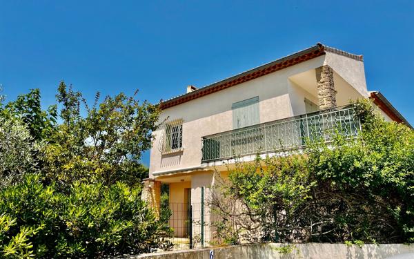 Maison à vendre    4 pièces •  Uzès