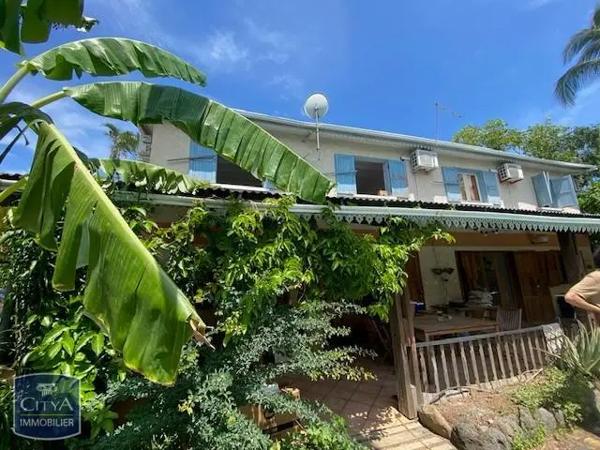 Maison à louer 4 pièces 85.22m² L'Étang-Salé (97427)