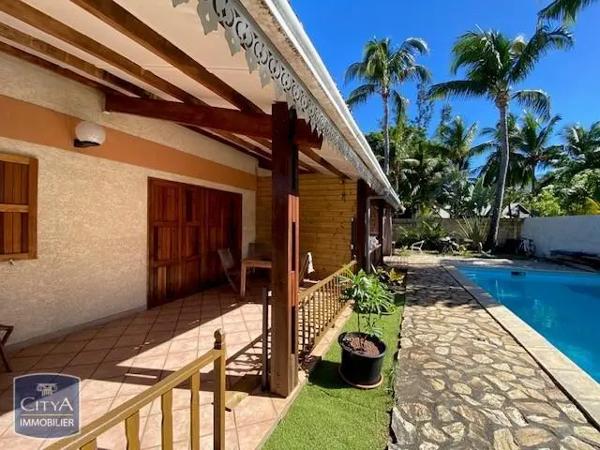 Maison à louer 4 pièces 85.22m² L'Étang-Salé (97427)