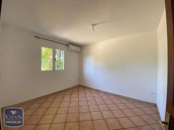 Maison à louer 4 pièces 85.22m² L'Étang-Salé (97427)