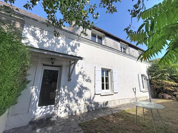 Maison ancienne - Vie de plain pied - Verrières En Anjou