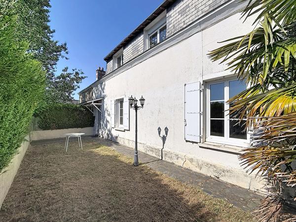 Maison ancienne - Vie de plain pied - Verrières En Anjou
