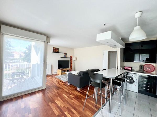 Appartement Sainte Genevieve Des Bois 3 pièce(s) 61.83 m2