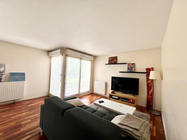 Appartement Sainte Genevieve Des Bois 3 pièce(s) 61.83 m2