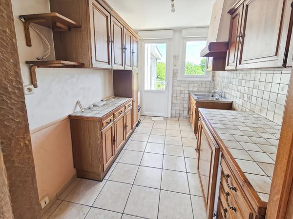 Maison 3 chbres + sous-sol et jardin proche commerces