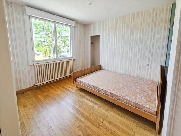 Maison 3 chbres + sous-sol et jardin proche commerces