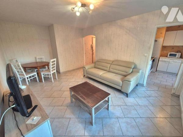 Appartement T2 entièrement meublé clefs en mains, sans travaux et libre de tout locataire. Il e...