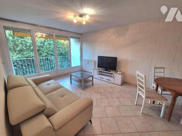 Appartement T2 entièrement meublé clefs en mains, sans travaux et libre de tout locataire. Il e...