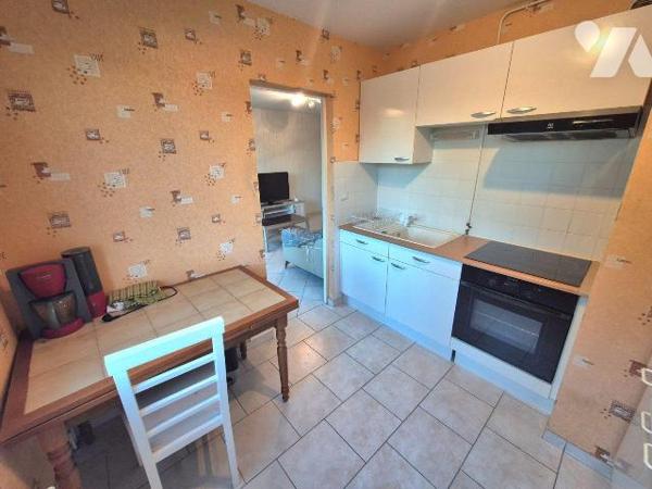 Appartement T2 entièrement meublé clefs en mains, sans travaux et libre de tout locataire. Il e...